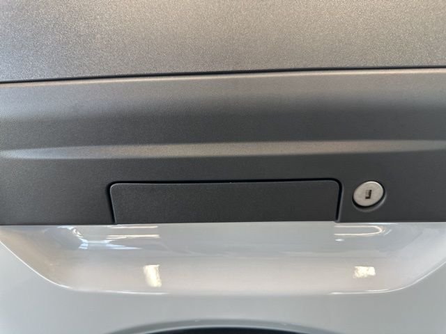 New 2025 Space White Metallic Ford XLT image 39