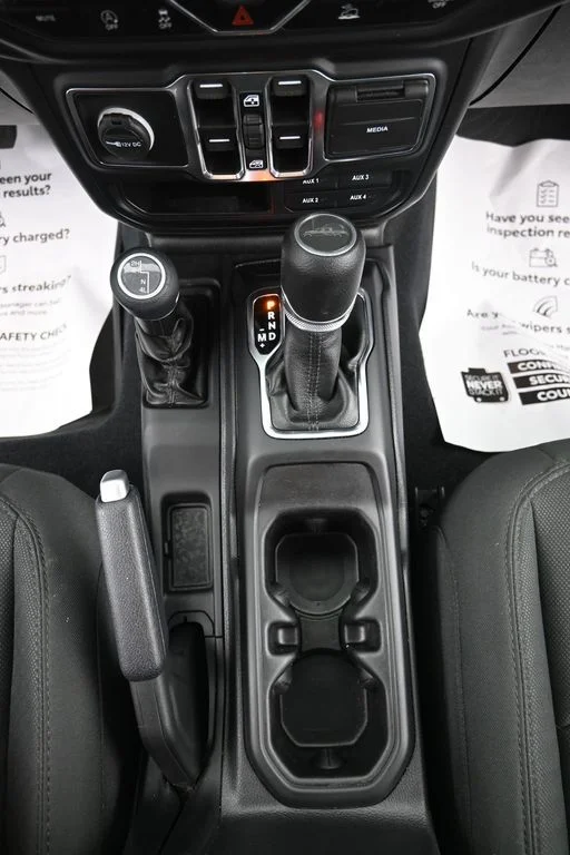 Used 2022 White Jeep Sport image 22