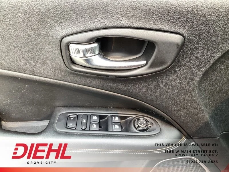 Used 2020 Red Jeep Latitude image 18