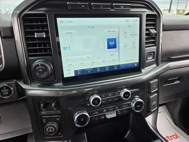 Used 2022 White Ford XLT image 26