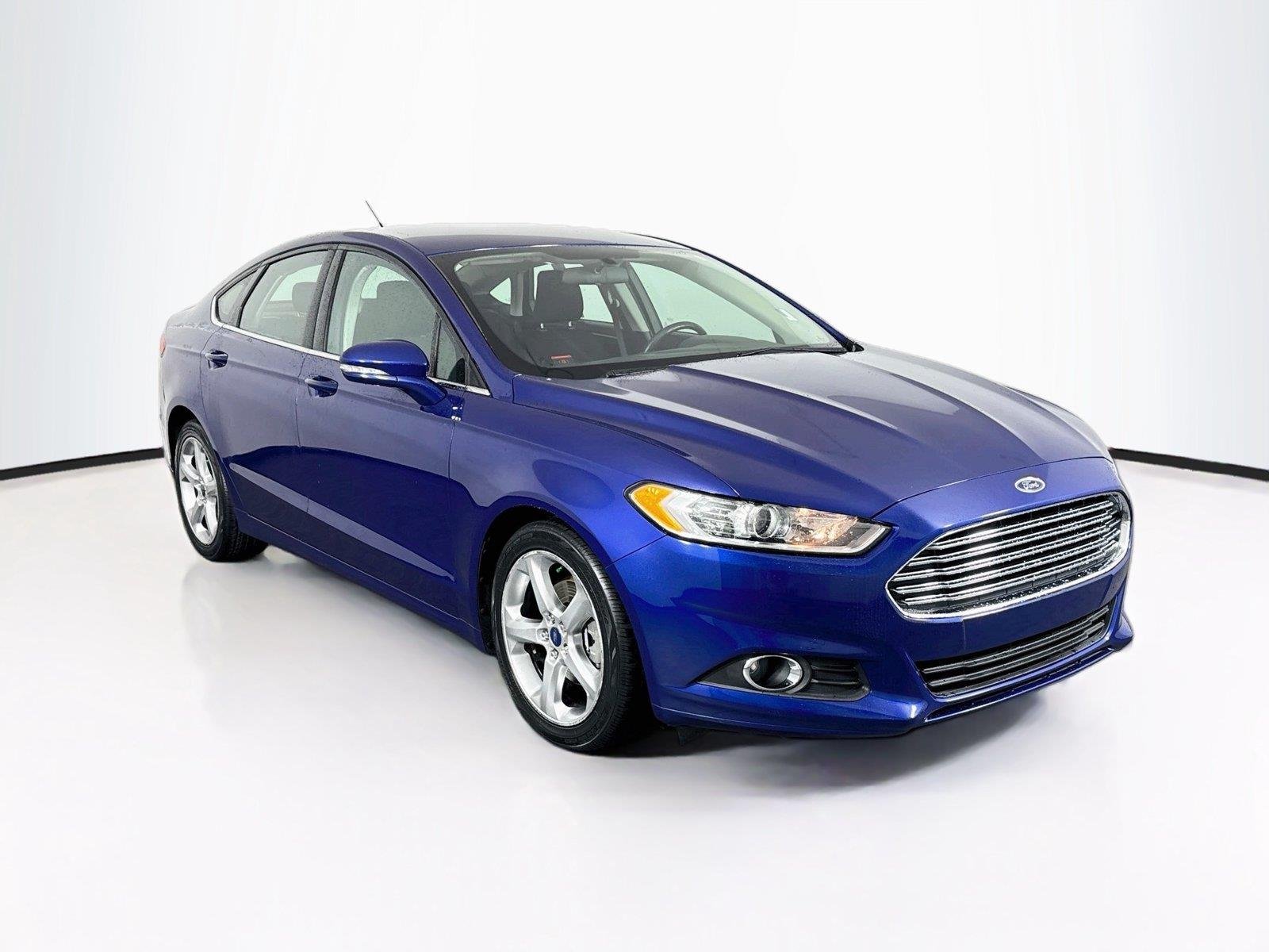 Used 2016 Deep Impact Blue Ford SE image 9