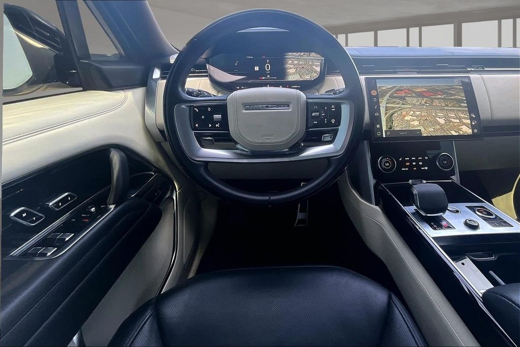 Used 2023 Black Land Rover SE image 5