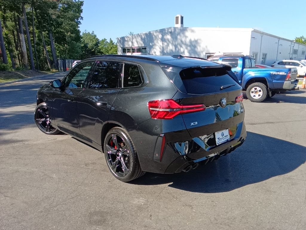 Used 2026 Black Sapphire Metallic BMW M50 xDrive image 5