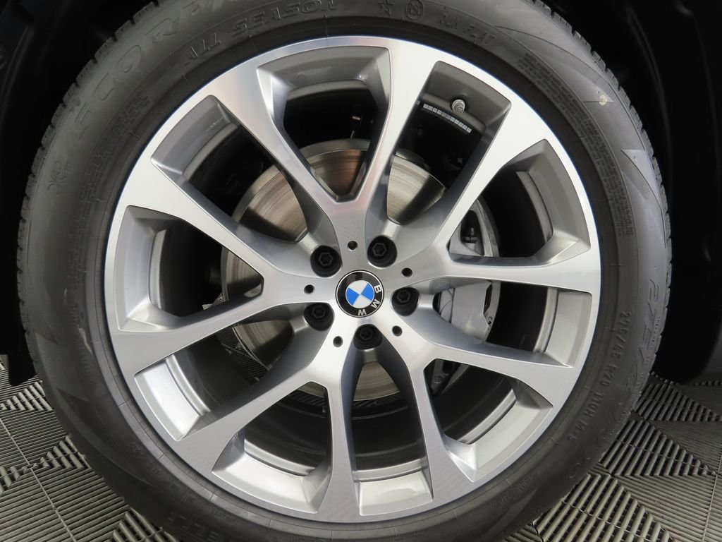 Used 2026 Gray Metallic BMW sDrive40i image 30