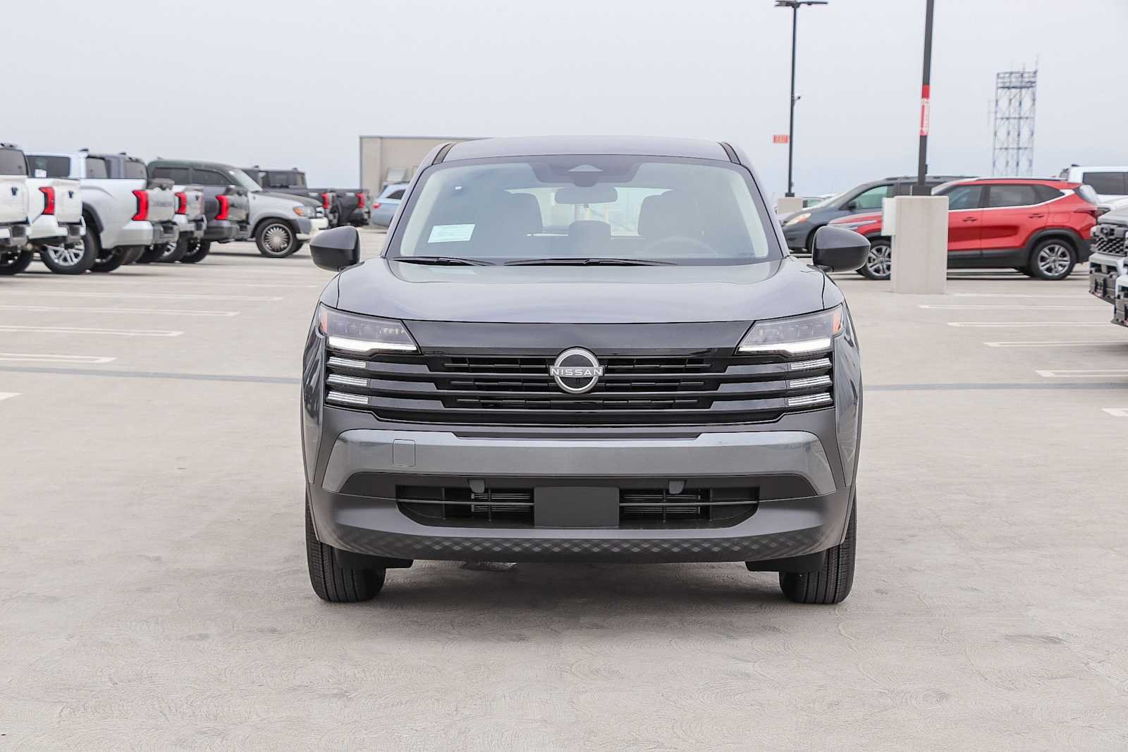 Nuevo 2026 Gun Metallic Nissan S image 2