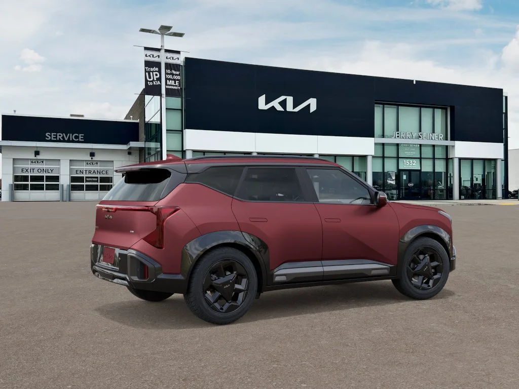 New 2027 Magma Red Matte Kia X-Line S image 6