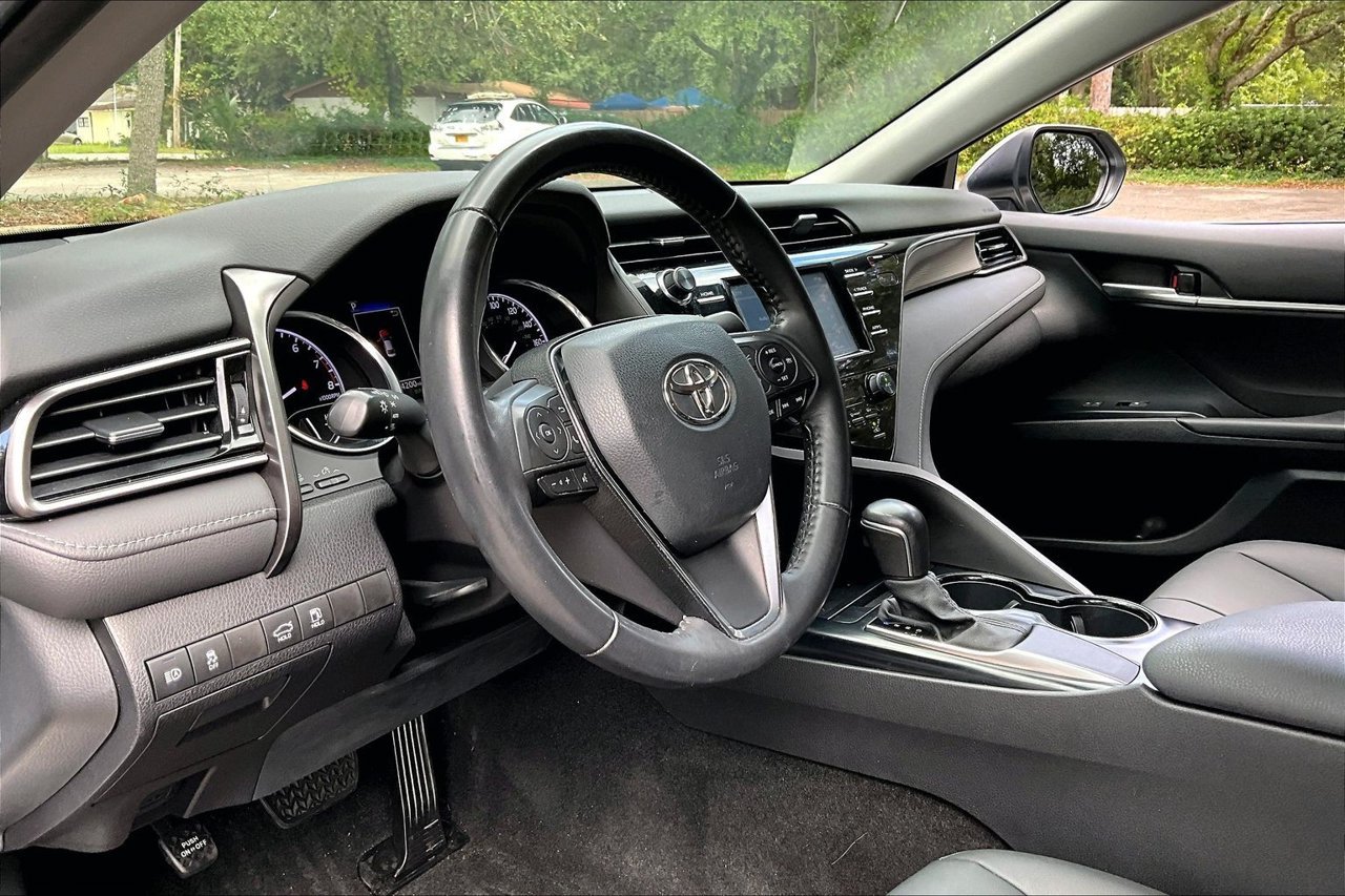 Used 2020 Silver Toyota SE image 14