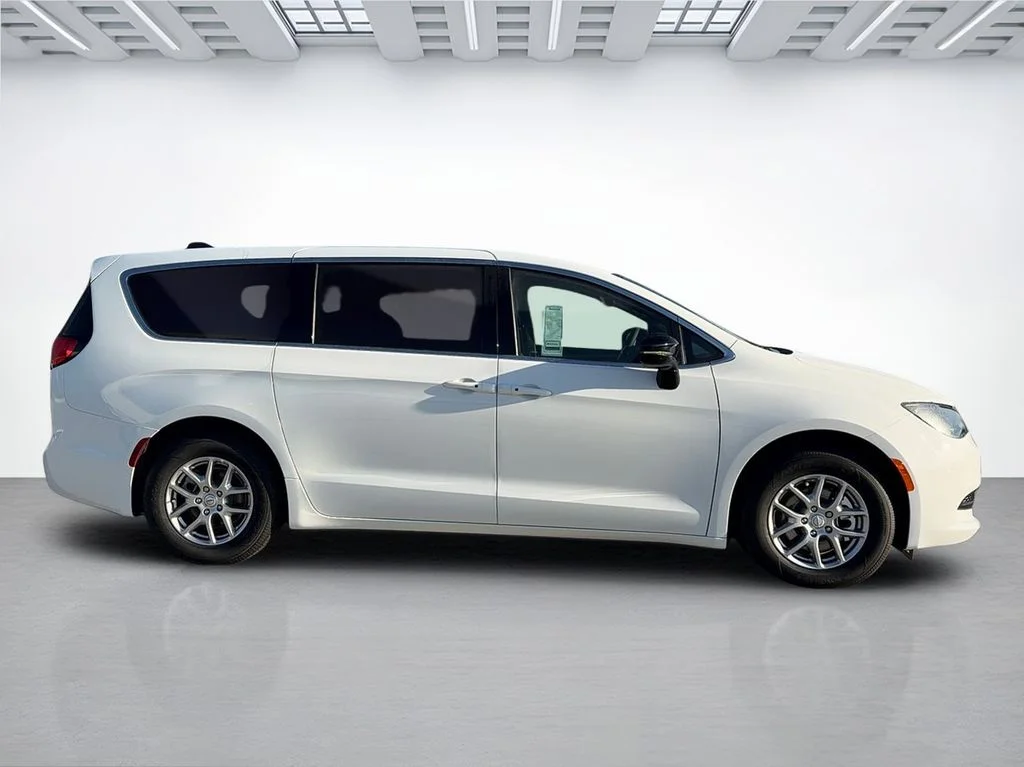 New 2026 Bright White Clear-Coat Exterior Paint Chrysler LX image 2