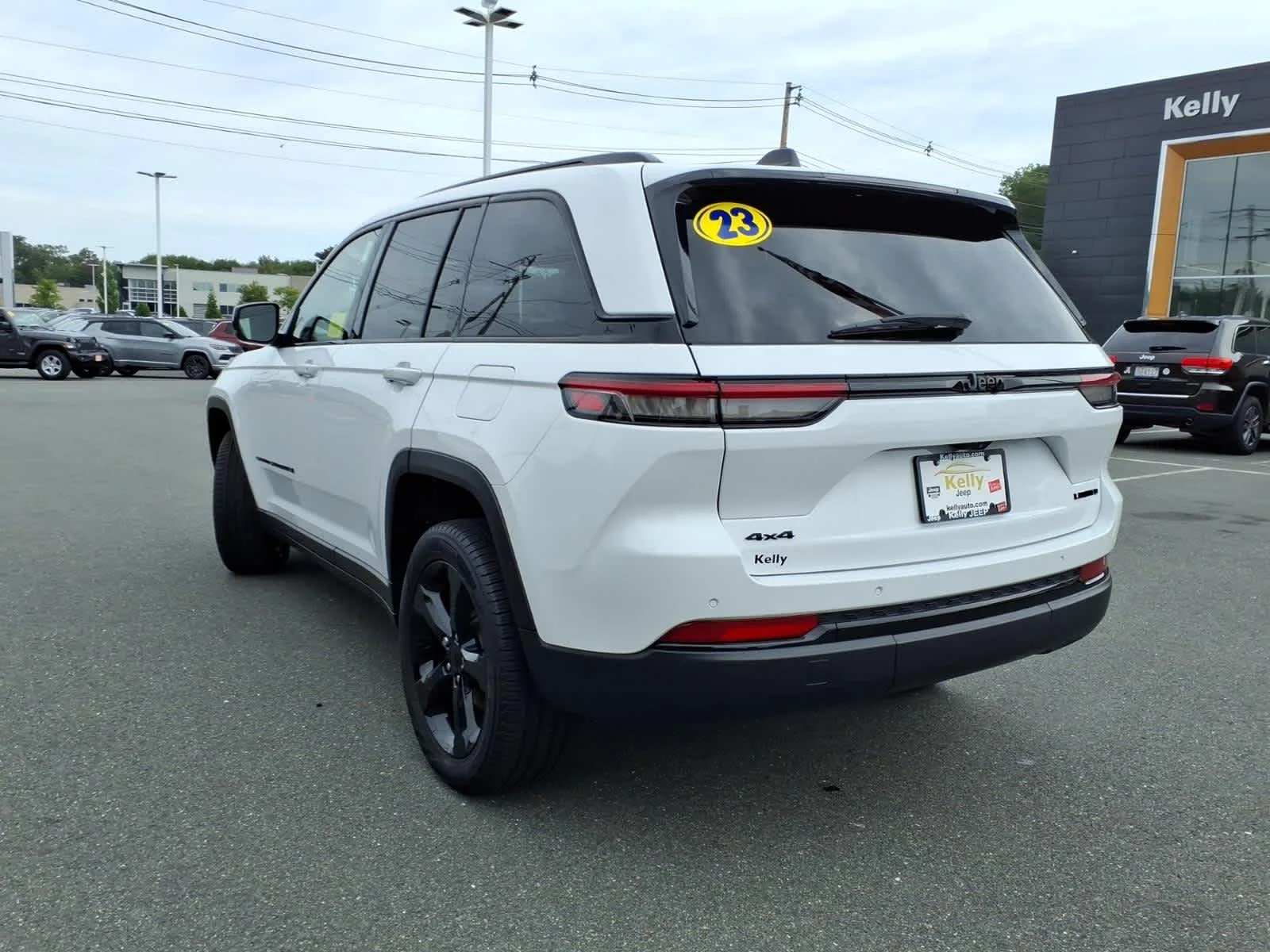 Used 2023 Bright White Clearcoat Jeep Limited image 11