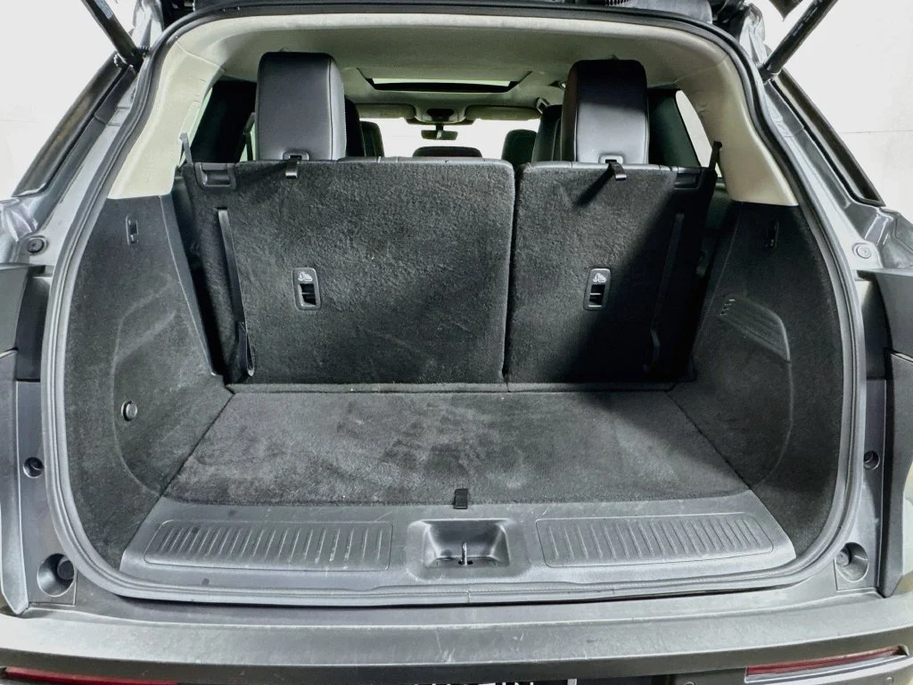 Certified Used 2024 Gray INFINITI LUXE image 35