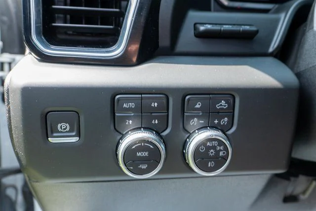 Used 2024 White GMC Denali image 20