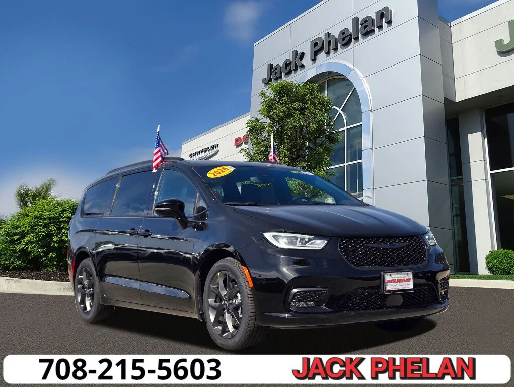 2026 Chrysler Pacifica Select's photo