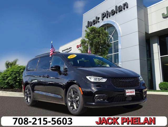 2026 Chrysler Pacifica Select