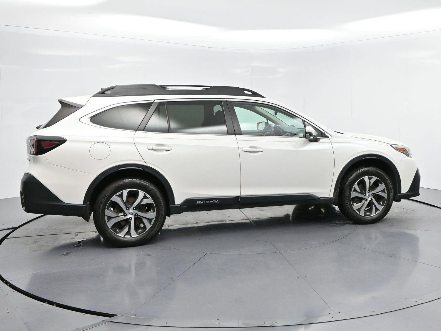 Used 2022 Crystal White Pearl Subaru Limited image 8