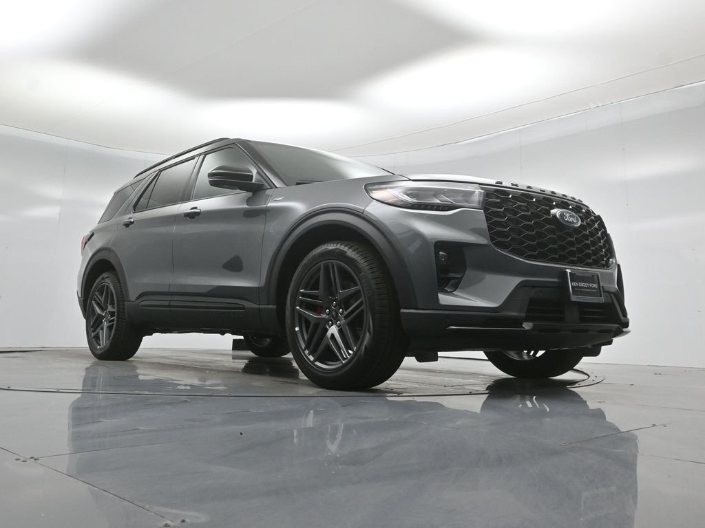New 2026 Carbonized Gray Metallic Ford ST-Line image 45
