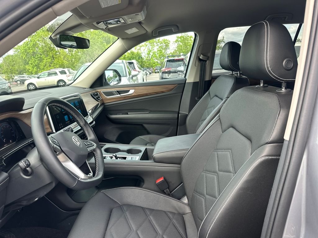 New 2026 Silver Volkswagen 2.0T SE image 8