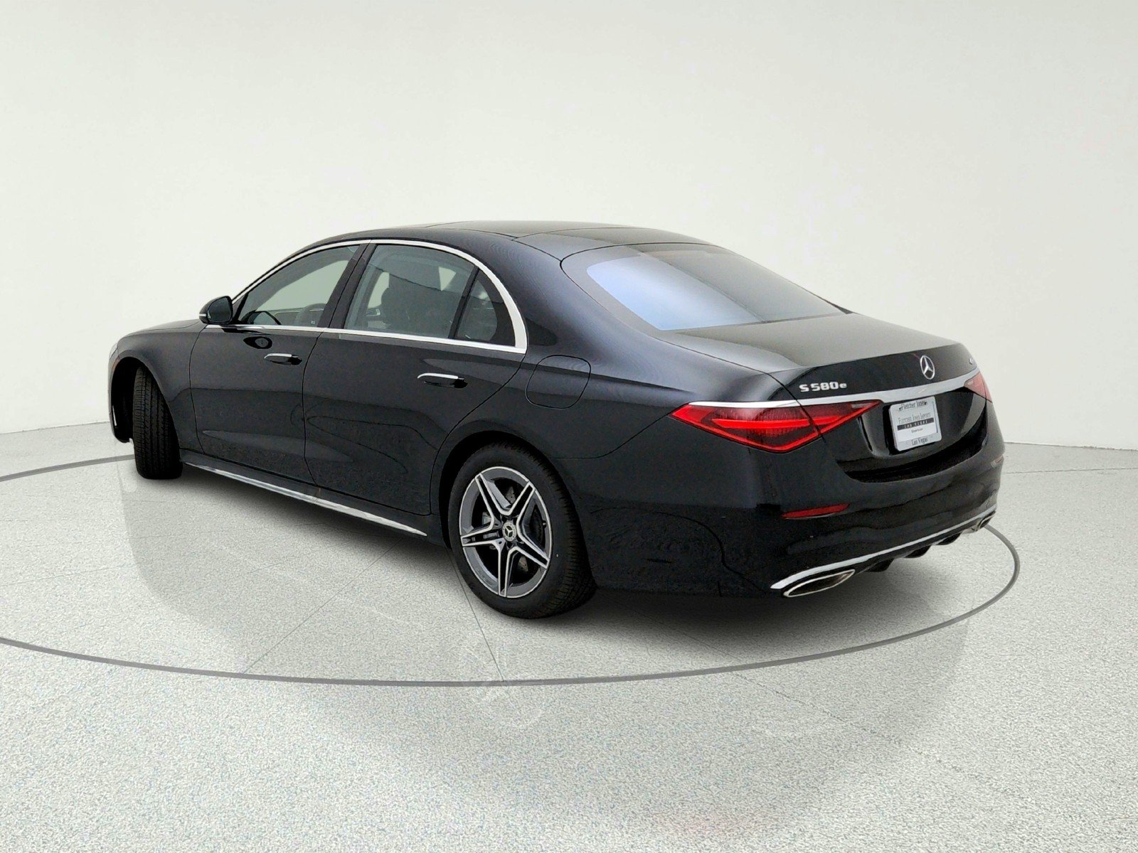 2026 Mercedes-Benz S-Class S 580e - Photo 12