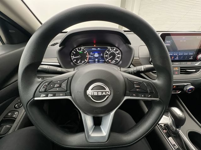 2025 Nissan Altima SV - Photo 28
