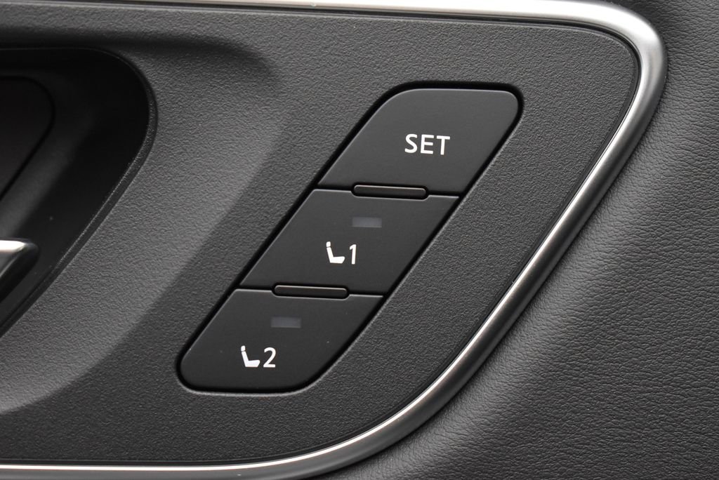 New 2026 Everest White Pearl TriCoat / Super Black Two-tone Nissan Platinum image 12