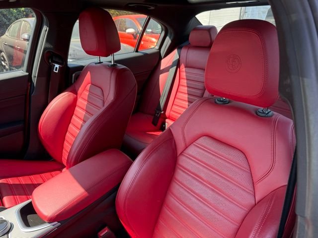 Used 2023 Rosso Etna Alfa Romeo Veloce image 8