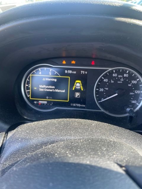 Used 2020 White Nissan SR image 1