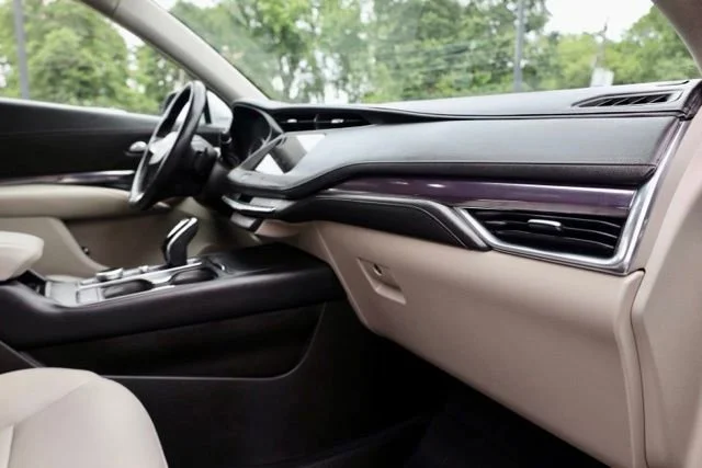 Used 2021 RADIANT SILVER METALLIC Cadillac AWD Luxury image 39