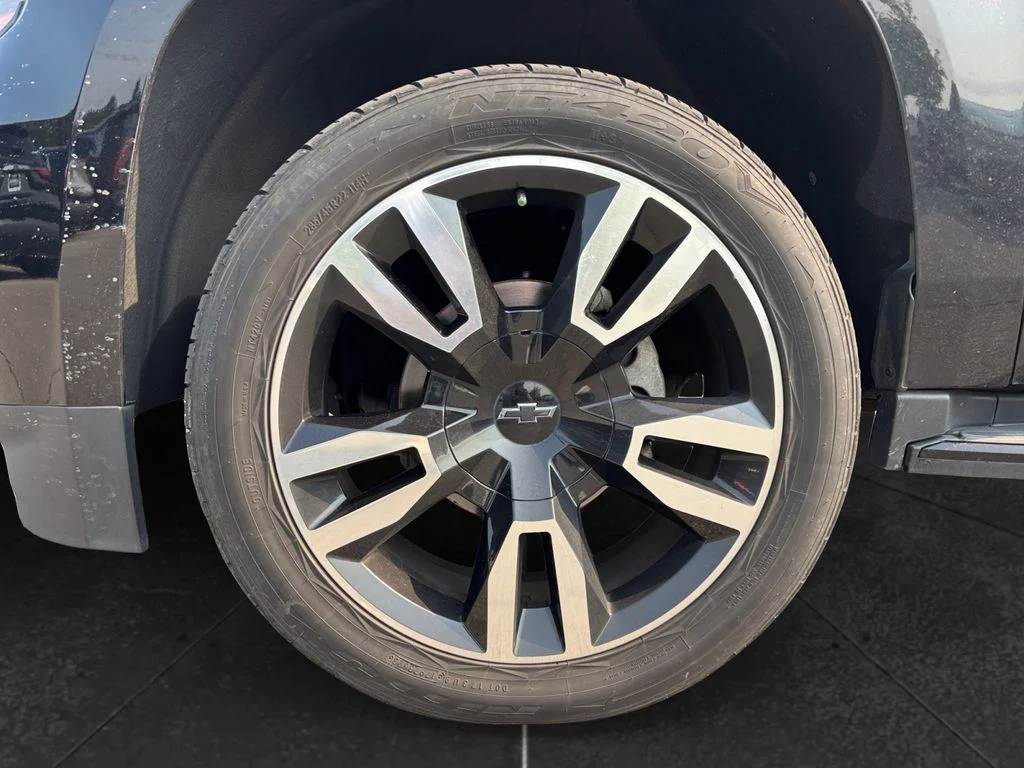 Used 2019 Black Chevrolet Premier image 9