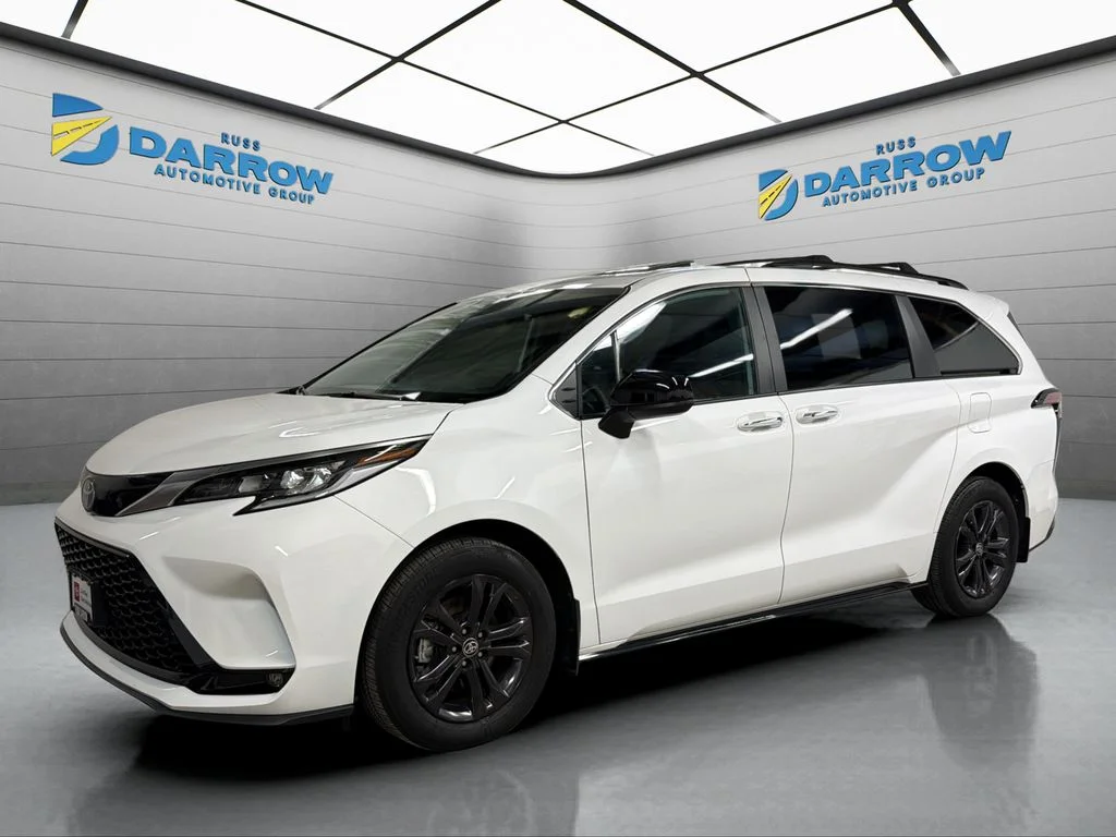2024 Toyota Sienna XSE 7-Passenger Hybrid AWD's photo