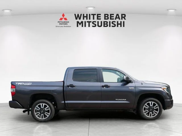 Used 2018 Magnetic Gray Metallic Toyota SR5 image 6