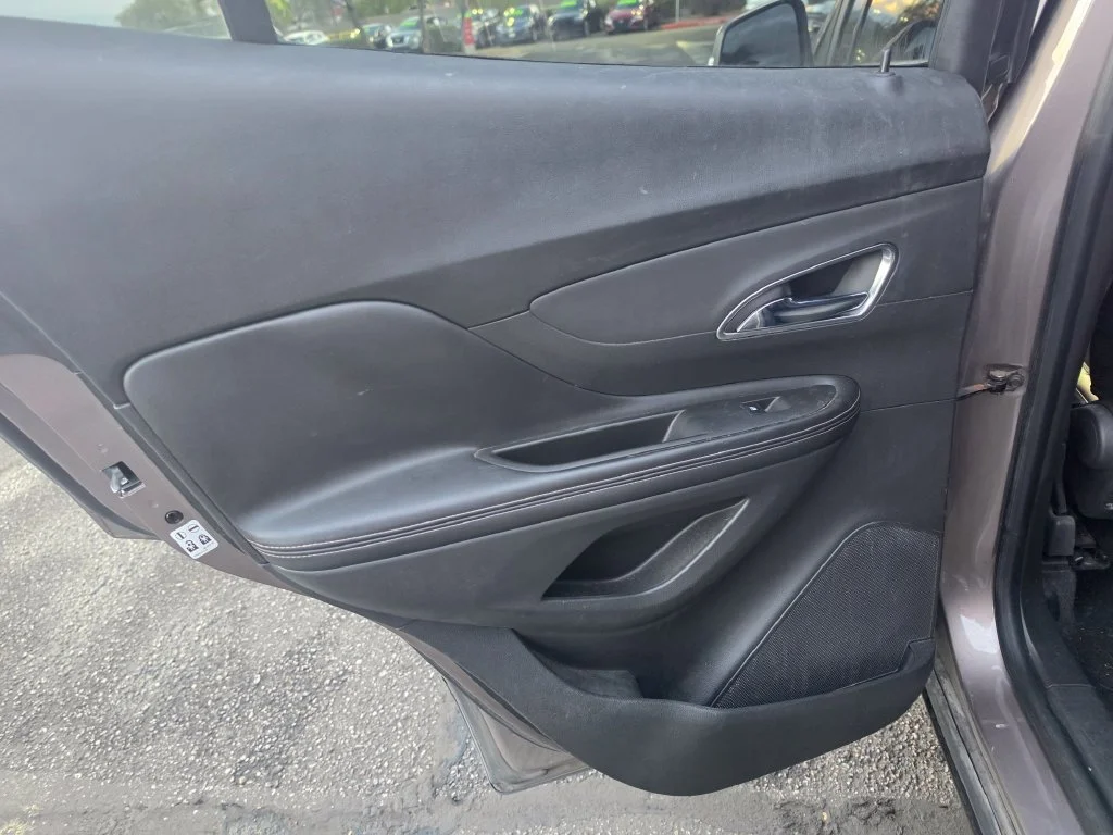 Used 2015 Silver Buick Convenience image 10