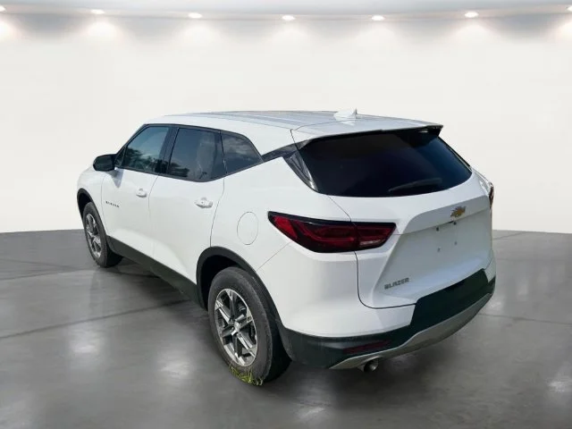 Used 2025 White Chevrolet LT image 20