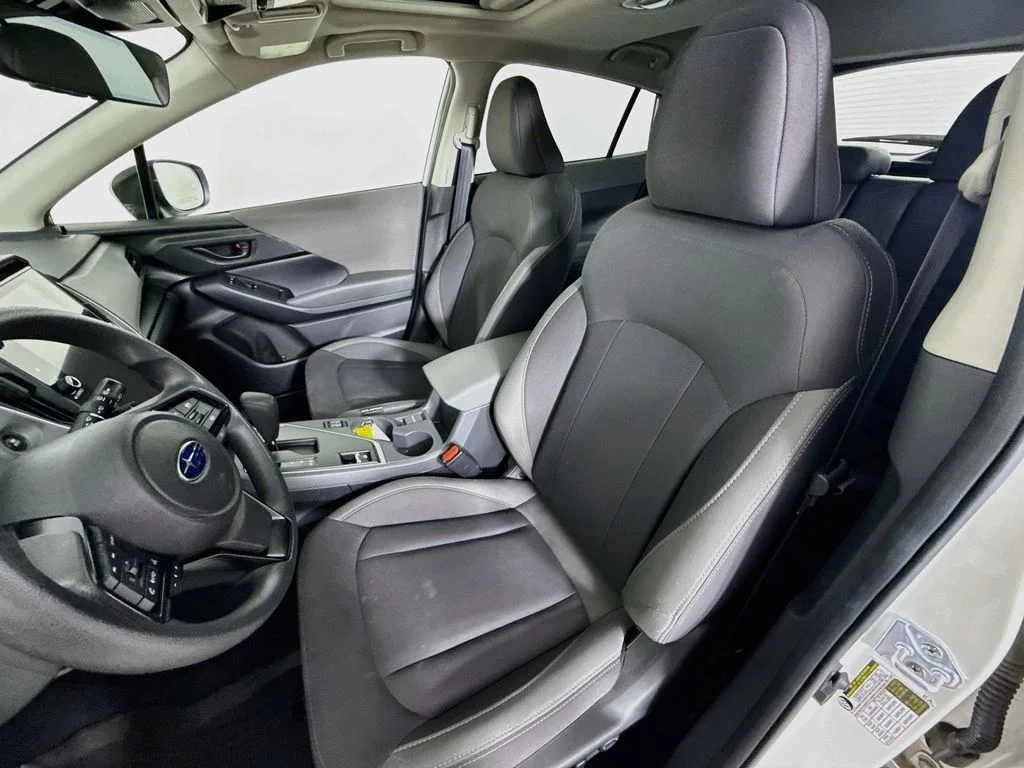 Used 2025 Crystal White Pearl Subaru Premium image 5