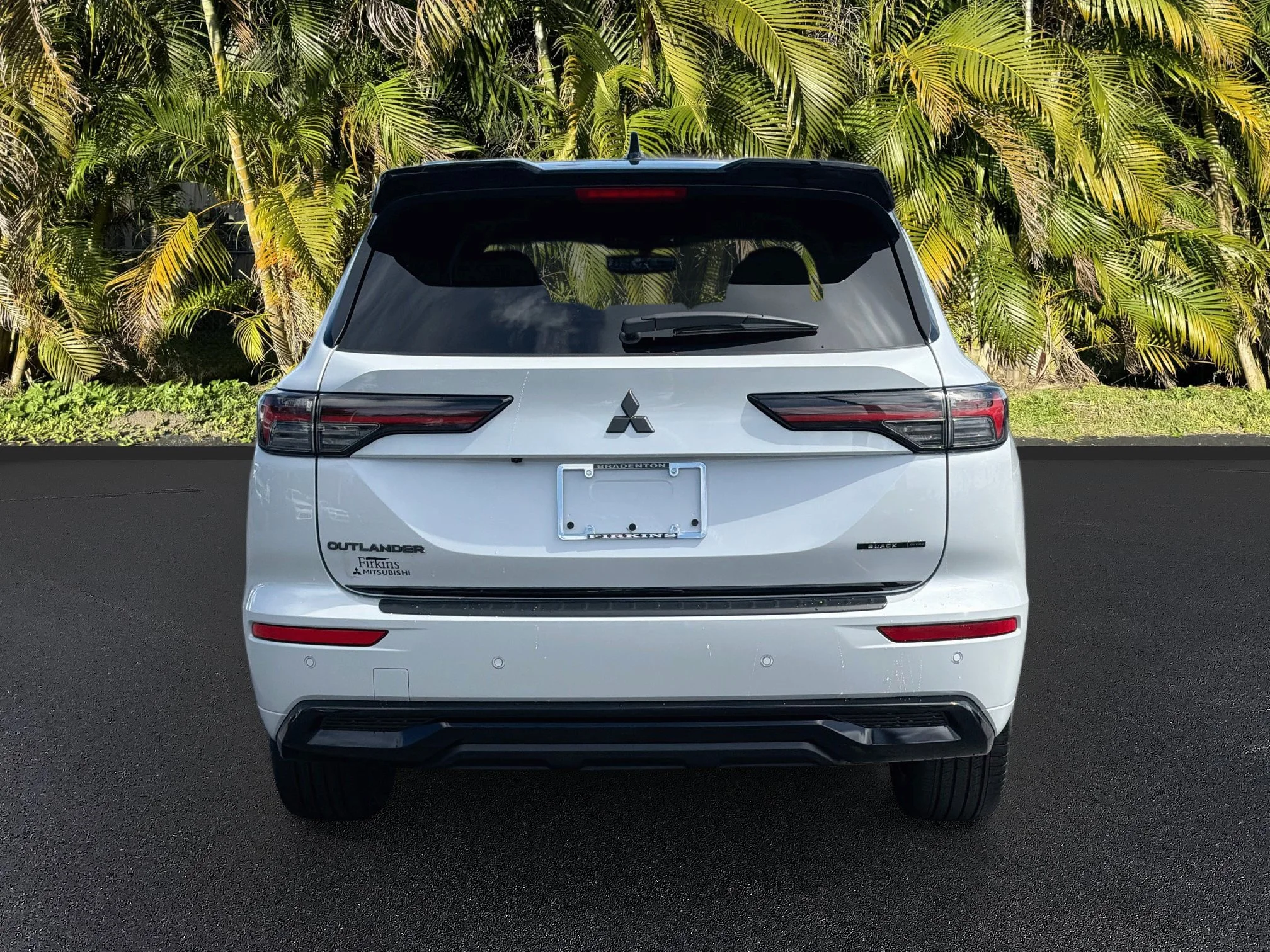 New 2026 White Diamond/Black Roof Mitsubishi BLACK EDITION 2WD image 5