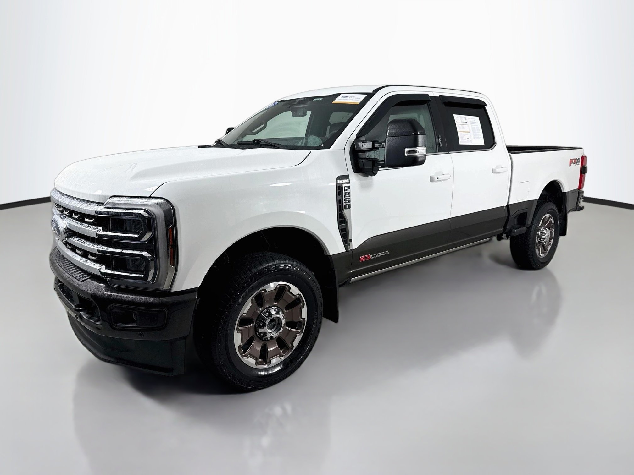 Used 2024  Ford King Ranch image 3