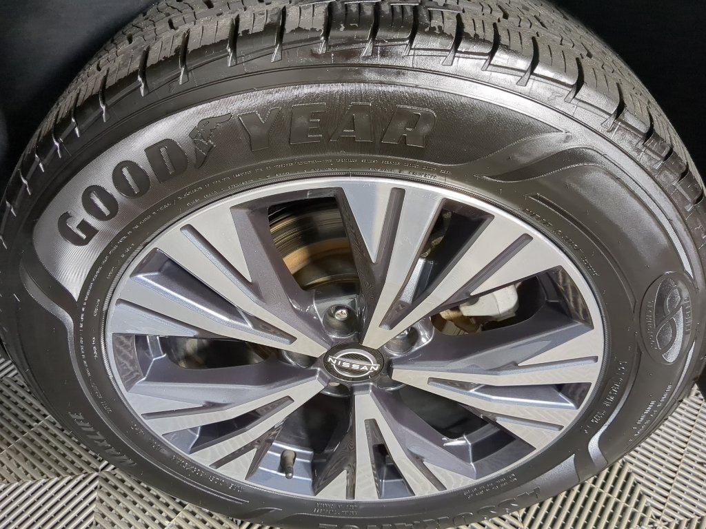 Certified Used 2023 SUPER BLACK Nissan SV image 18