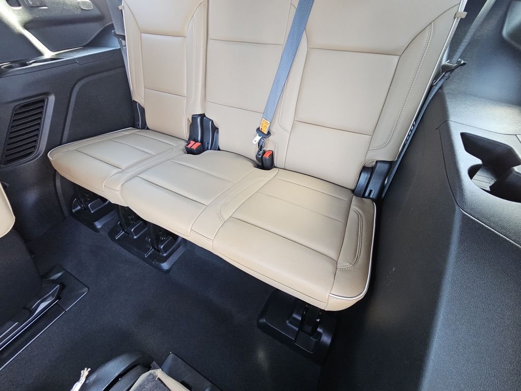 Used 2023 White Chevrolet Premier image 33