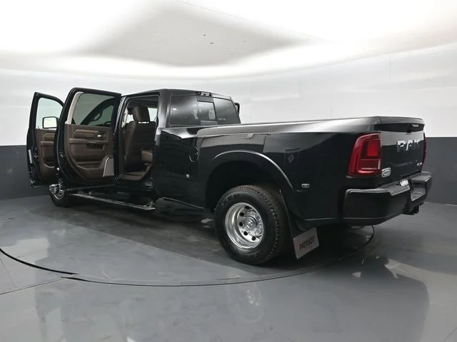 New 2026 Diamond Black Crystal Pearl-Coat Exterior Paint RAM Limited image 48