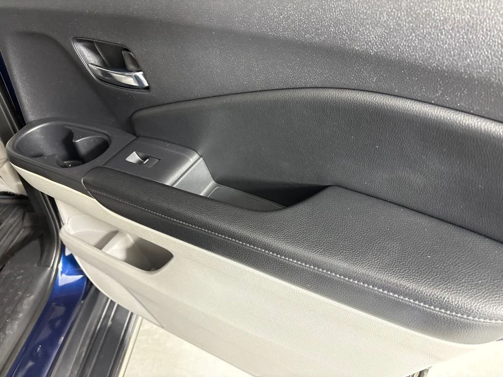 Used 2019 Blue Honda Touring image 22