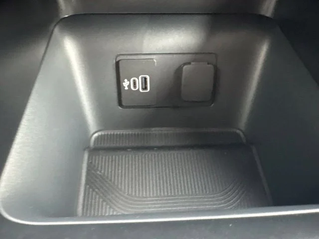 New 2027 Carbonized Gray Metallic Ford Active image 17
