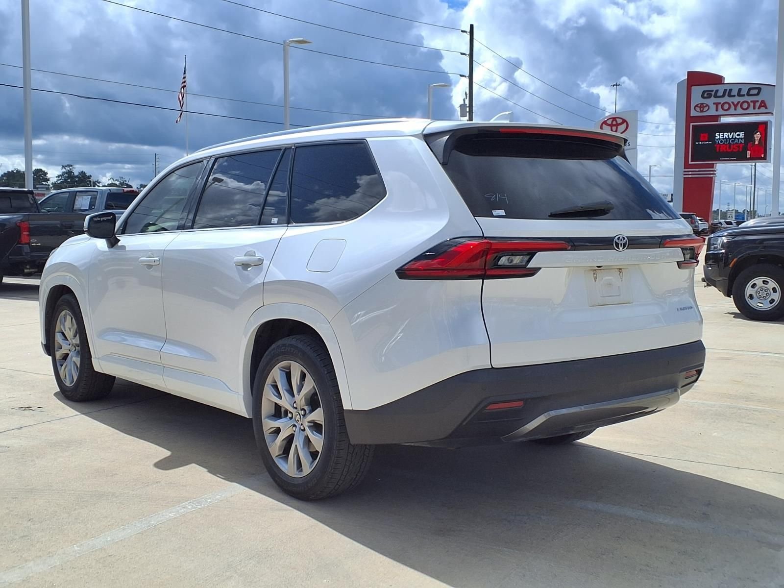 Used 2024 Pearl Toyota Limited image 2