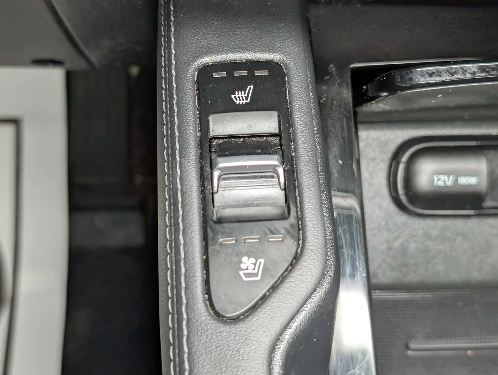 Used 2022 Wolf Gray Kia EX image 31