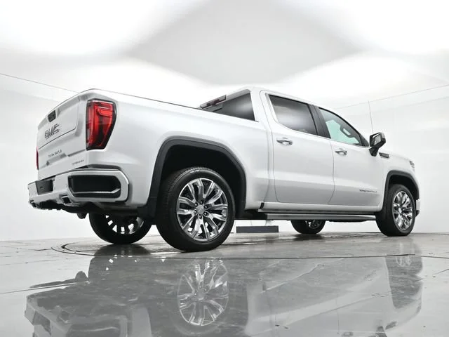 Used 2025 White Frost Tricoat GMC Denali image 30