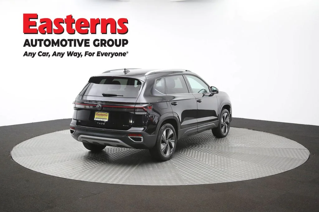 Used 2025 Black Volkswagen 1.5T SE image 40