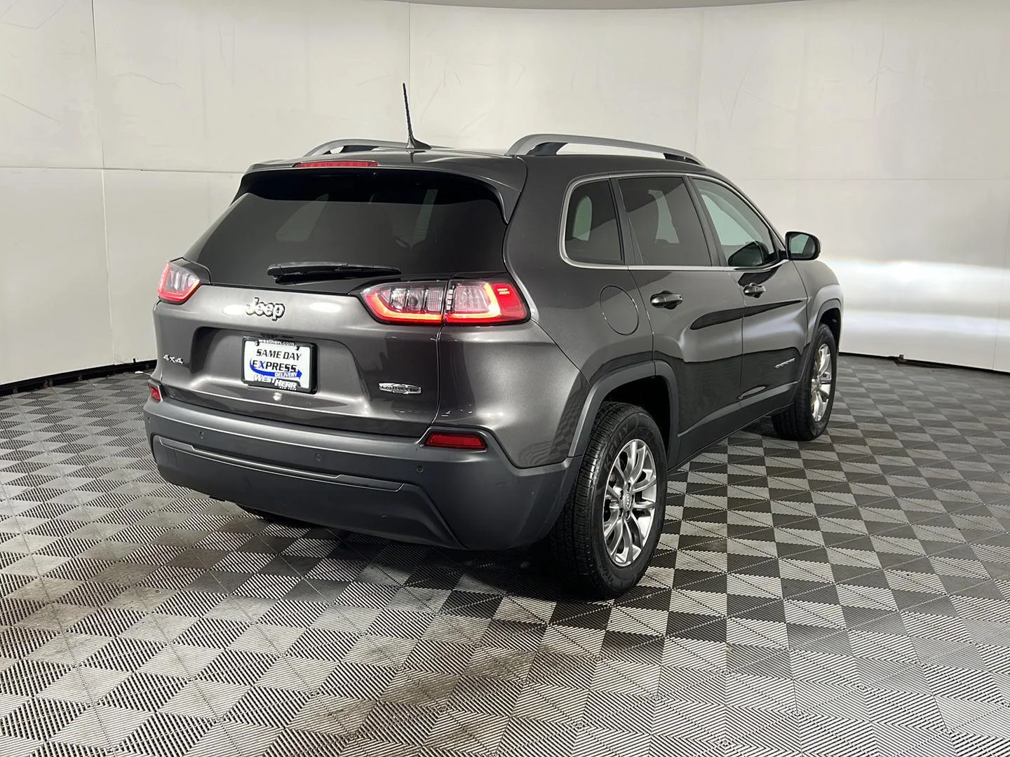 Used 2021 Gy Jeep Latitude Plus image 32