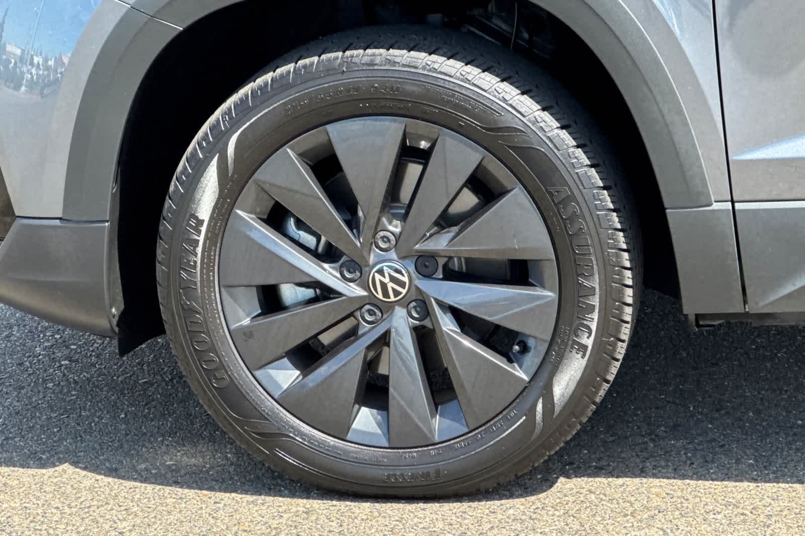 Used 2022 Platinum Gray Metallic Volkswagen S image 30