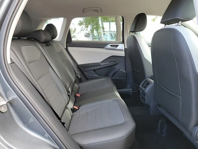 2025 Volkswagen Taos SE - Photo 16