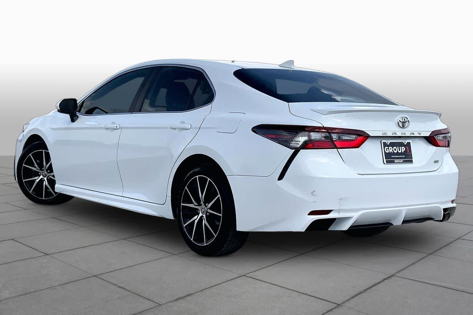 Used 2023 Ice Cap Toyota SE image 12