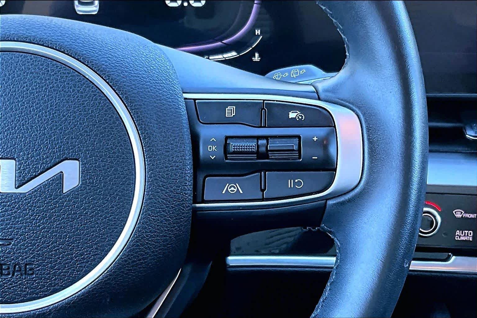Used 2023 Glacial White Pearl Kia EX image 24