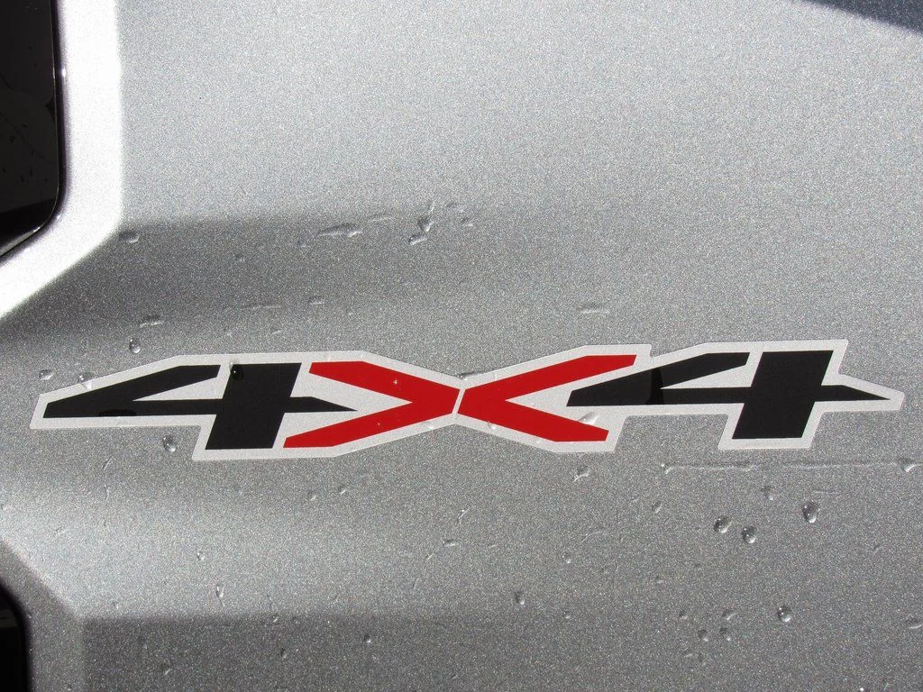 2024 Chevrolet Colorado LT - Photo 11