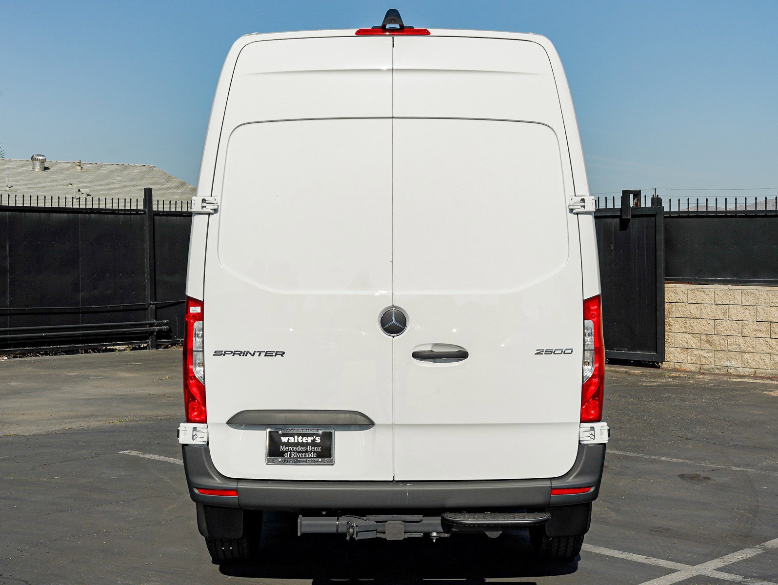 New 2025 Arctic White Mercedes-Benz 2500 High Roof I4 Diesel HO 144 RWD image 4